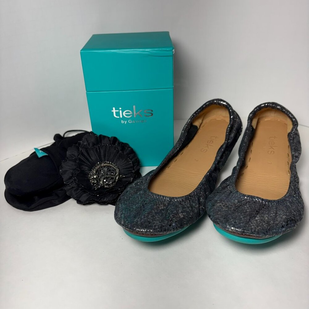 Tieks by Gavrieli “Drago” Ballet Flats – With Box, Bag & Flower